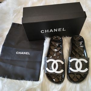 NEW 2019 Black size 38 Pool Mules Slides